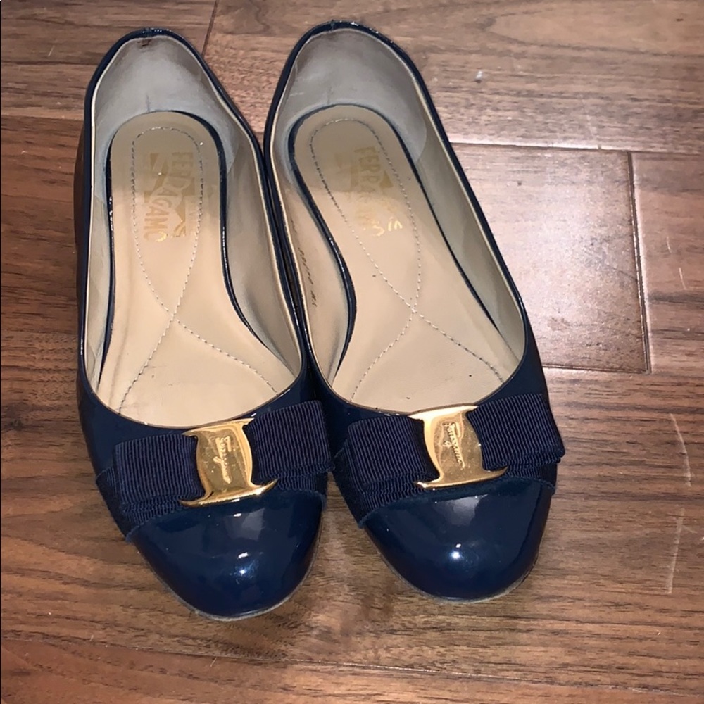 Size 7.5 navy ferragamo ballet flats
